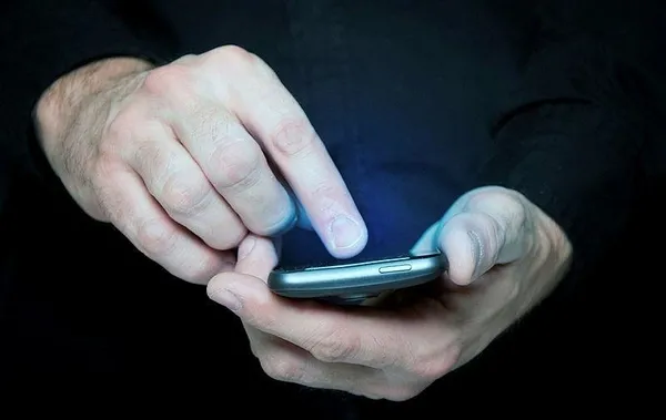 1673321794530.jpeg Etek altı sapığından iğrenç arşiv! Kimliği şoke etti | 100'den fazla kadının fotoğrafını çekip klasör yapmış: Leoparlı kadın, mavili tatlı kız... - 2