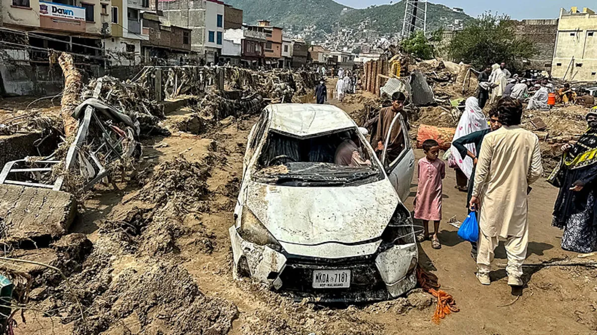Pakistan’da sağanak ve sel felaketi: 250’den fazla ölü