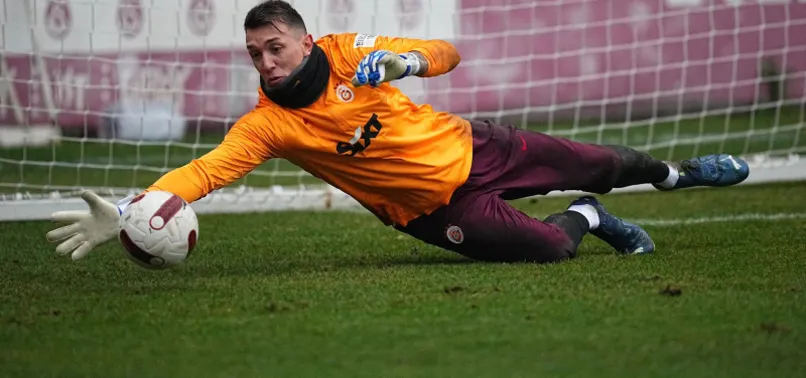 Trabzonspor-Galatasaray maçı bugün saat kaçta, hangi kanalda? TS-GS mücadelesi şifresiz izlenir mi? Muhtemel 11'ler