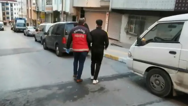 Balıkesir’de jigolo yapma" vaadiyle dolandırıcılık yapanlara operasyon! Çağrı merkezi bile kurmuşlar - 4