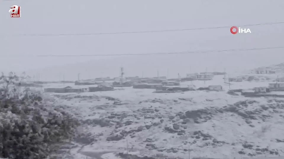 Kars’ta mevsimin ilk karı yağdı