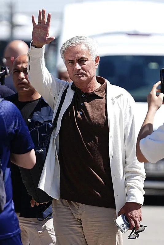 İşte Mourinho’nun hayalindeki Fenerbahçe forveti! O isim için tüm şartlar zorlanacak! Kadıköy’e dünya yıldızı...