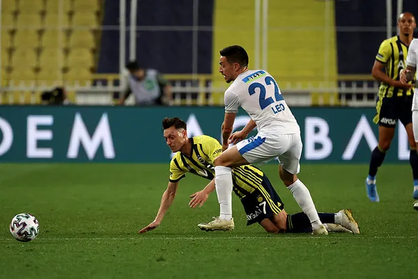 fenerbahce-bb-erzurumsporu-maglup-ederek-sampiyonluk-umudunu-surdurdu-1620070767862.jpg Fenerbahçe, BB Erzurumspor'u mağlup ederek şampiyonluk umudunu sürdürdü - 1