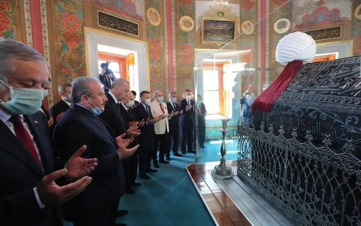 86 yıllık hasret bir cuma vakti vuslata erdi! Ayasofya Camii'nin ibadete açılışının yıl dönümü