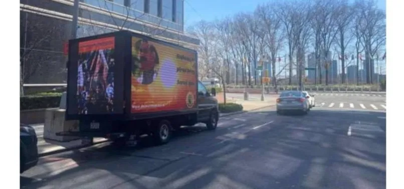 New York'taki Türkevi Kemal Kılıçdaroğlu'nun ardından PKK'nın hedefinde! Bebek katili Öcalan ve PKK paçavralı kamyoneti önüne park ettiler