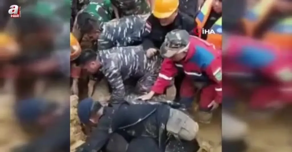 Endonezya toprak kayması
