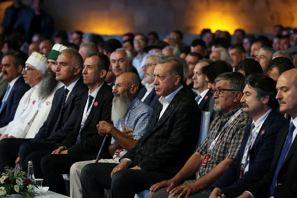 baskan-erdogandan-haci-bektas-velinin-hakka-yuruyusunun-751-yil-donumu-anma-programinda-onemli-aciklamalar-1660415218552.jpg Başkan Erdoğan'dan Hacı Bektaş Veli’nin Hakk’a yürüyüşünün 751. yıl dönümü anma programında önemli açıklamalar - 3