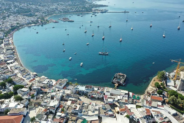 1623162614580.jpg Bodrum sahilleri renklendi! Tatilcilerin akınına uğradı - 1