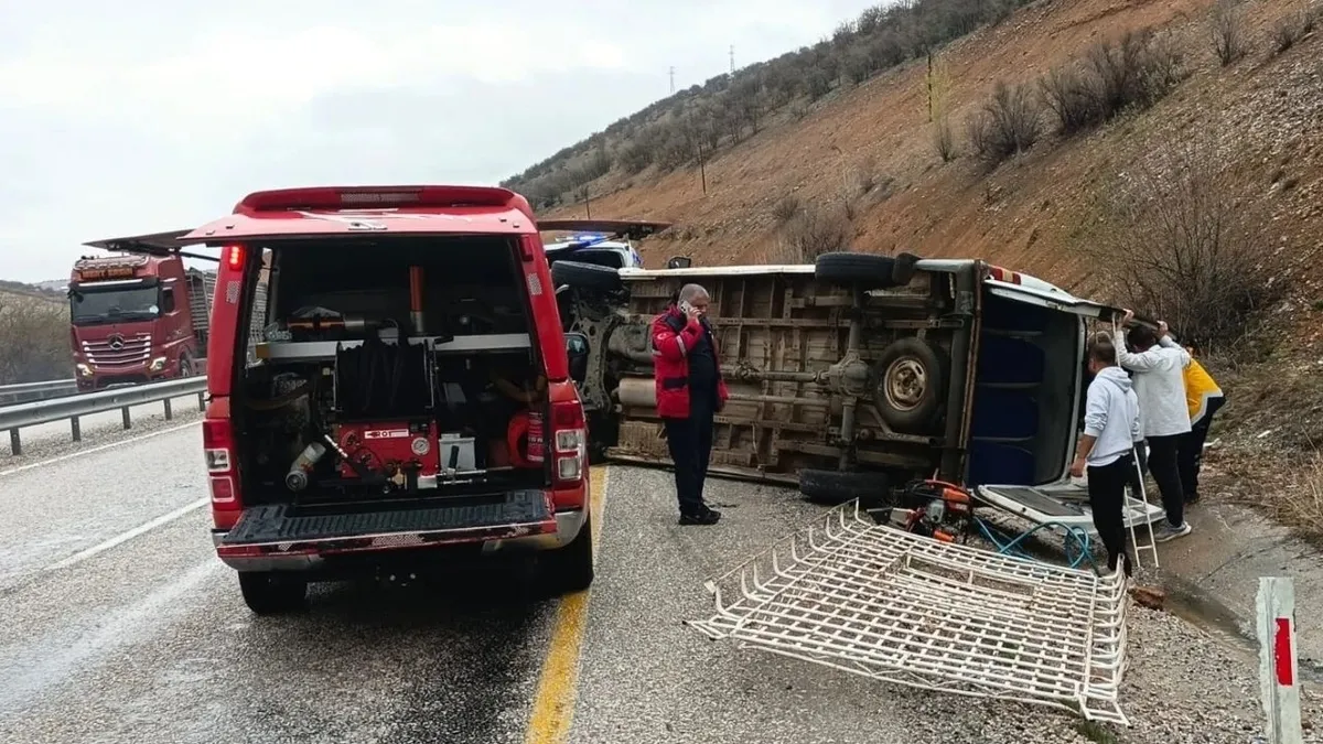 Malatya'da halk otobüsüyle yolcu minibüsü çarpıştı, 5 kişi yaralandı