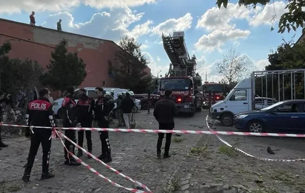 1667039211696.jpg Başakşehir’deki patlamada hayatını kaybedenlerin sayısı 2'ye yükseldi - 2