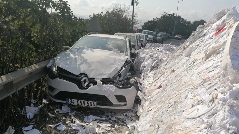 Kocaeli De Freni Bosalan Kamyon Park Halindeki 9 Araca Zarar Verdi