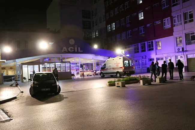 Denizli’de coranavirüs hastası çarşafları bağlayıp hastaneden kaçtı - 3