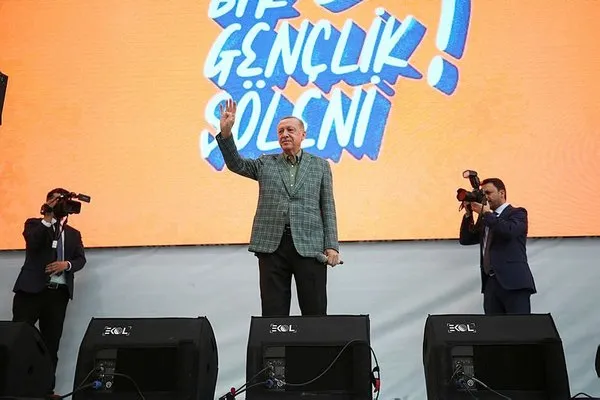 Son dakika: Başkan Erdoğan Adana’da! 81 ilden gelen on binlerce gençle buluştu | Gençlerimizin peşkeş çekilmesine izin vermeyiz