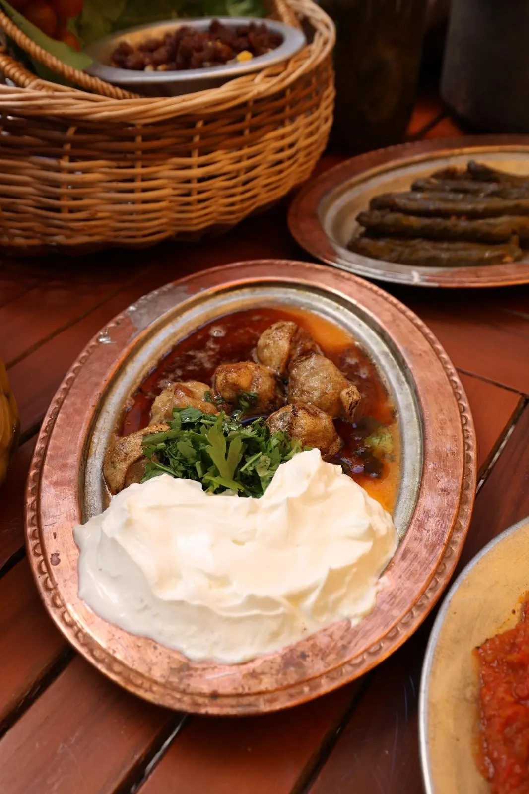 manisada-festival-coskusu-mutfakta-tam-34-lezzet-noktasi-kuruldu-1780831580087.jpeg Manisa mutfağının geleneksel lezzetleri binlerce ziyaretçiyle buluştu. (Fotoğraf: A Haber)