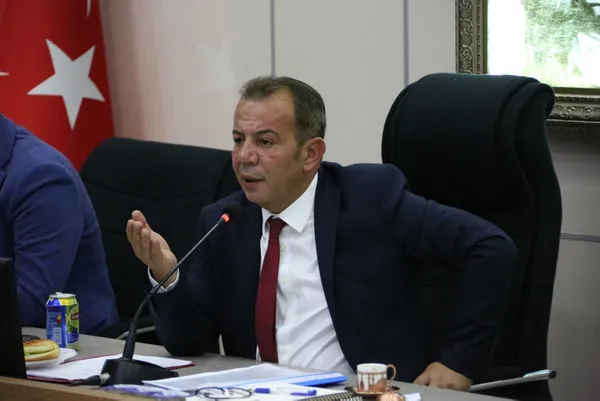 chpli-tanju-ozcan-hdpnin-pkk-ile-bagini-itiraf-edip-demirtasa-ozgurluk-istedi-1661460089389.jpg CHP'li Tanju Özcan HDP'nin PKK ile bağını itiraf edip Demirtaş'a özgürlük istedi - 7