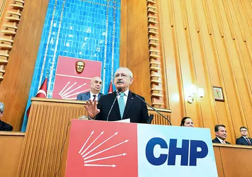 CHP’de adım adım tek adamlığa