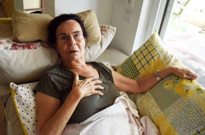 Yesilcam Yildizi Fatma Girik Hastaneye Kaldirildi