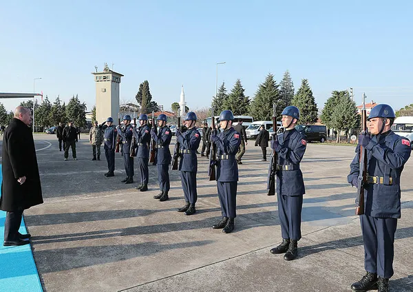 Başkan Erdoğan: Biz teröristleri gömüyoruz! Bay Kemal onlarla kol kola geziyor!