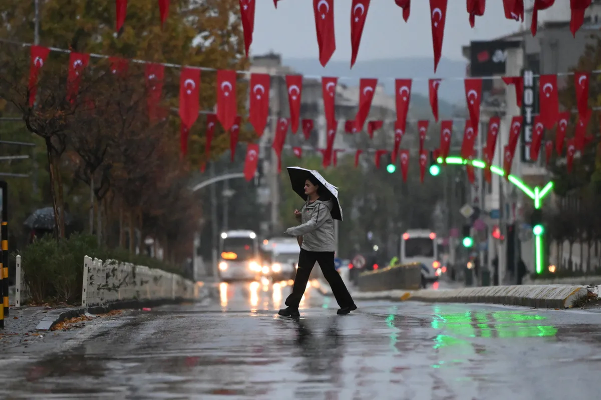 İstanbul'a yeni sağanak dalgası geliyor: Yağışlar 16 Kasım'a kadar sürecek! - 7