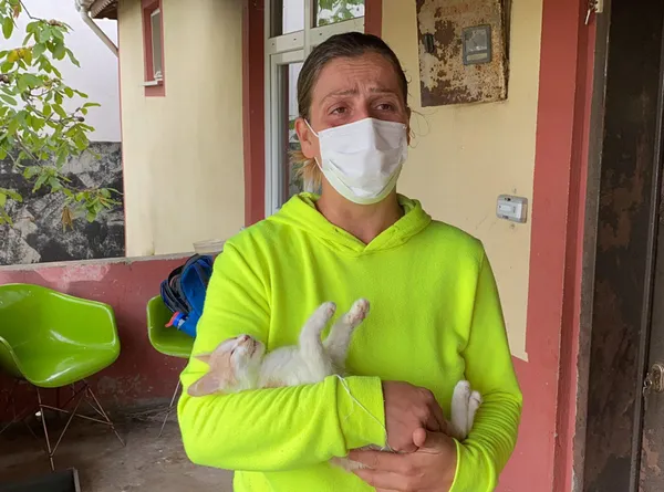 tekirdagda-korkunc-olay-kedisini-bogazindan-asilmis-halde-buldu-1633609661791.jpg Tekirdağ’da korkunç olay! Kedisini boğazından asılmış halde buldu - 3