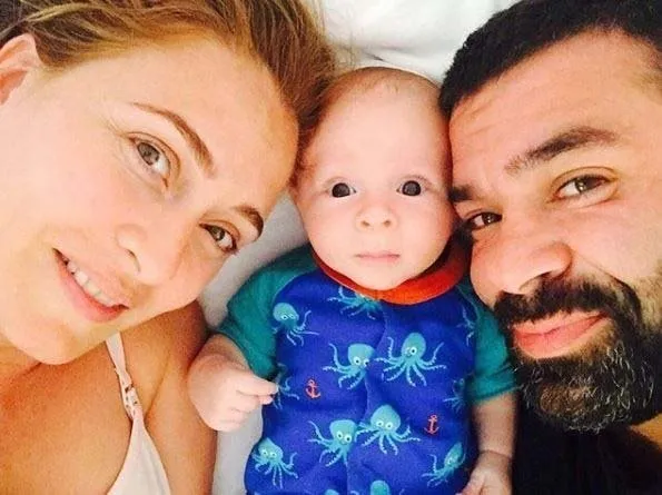 Murat Yildirim Ve Esi Imane Elbani Cuma Gunleri