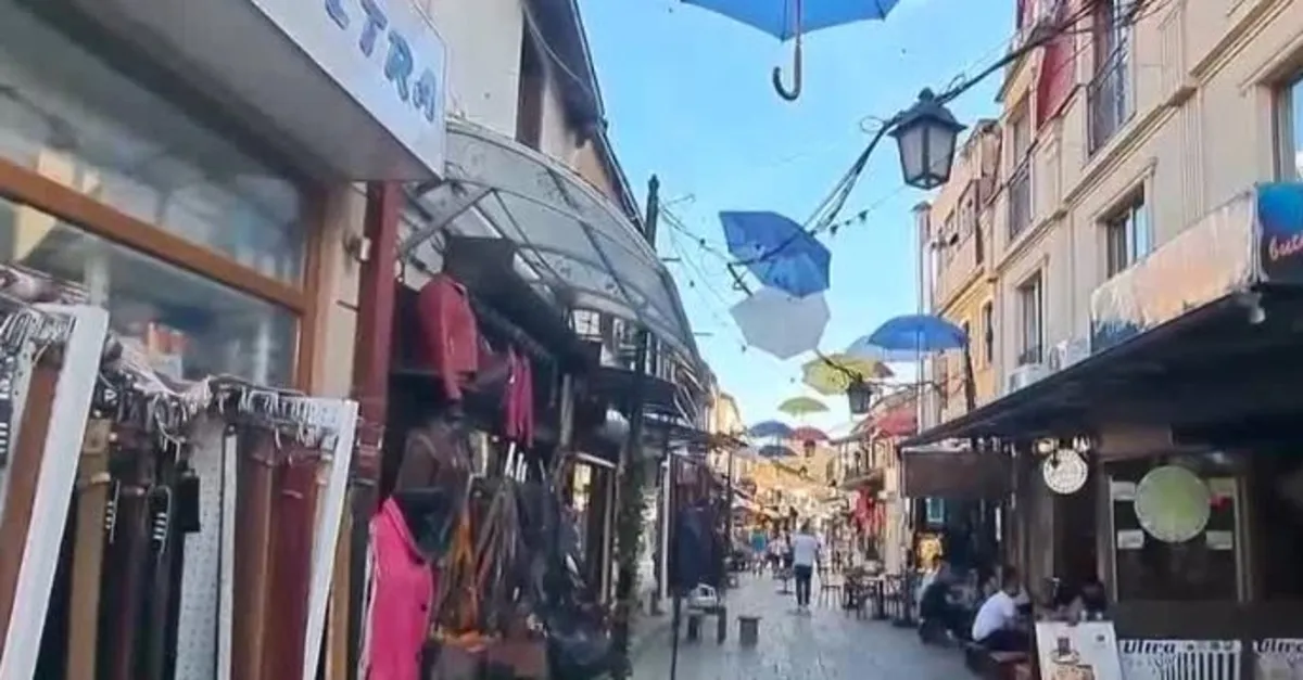Üsküplüler bayramı meydanlarda kutladı