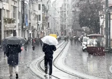 Meteoroloji’den İstanbul'a uyarı: Kar ve yağmur geliyor! Yeni soğuk hava dalgasına kapıda!
