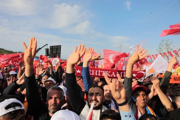 Başkan Erdoğan Gaziantep'te köy evinde vatandaşlarla bir araya geldi