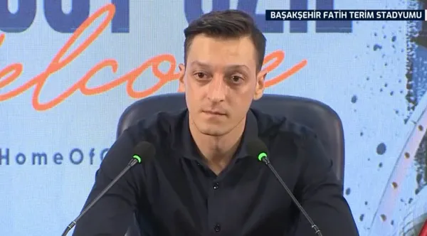 Mesut Özil Başakşehir'e imza attı! Basın toplantısında Fenerbahçe açıklaması - 1