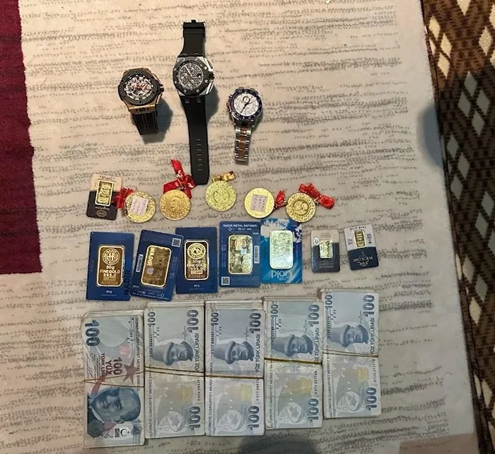 firari-fetocu-bekir-boydak-istanbulda-yakalandi-1710835004982.jpeg Bekir Boydak'ın kaldığı evde yapılan aramadan çıkanlar