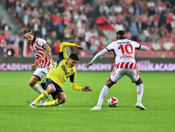 Süper Kupa’da sarı-lacivertliler finalde! MAÇ SONUCU FENERBAHÇE 2-0 SAMSUNSPOR