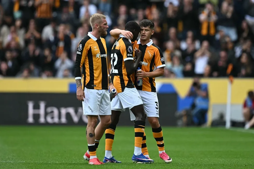 hull-city-manchester-unitedi-2-0-maglup-etti-1787407553515.jpeg Hull City Manchester United’ı 2-0 mağlup etti - 1