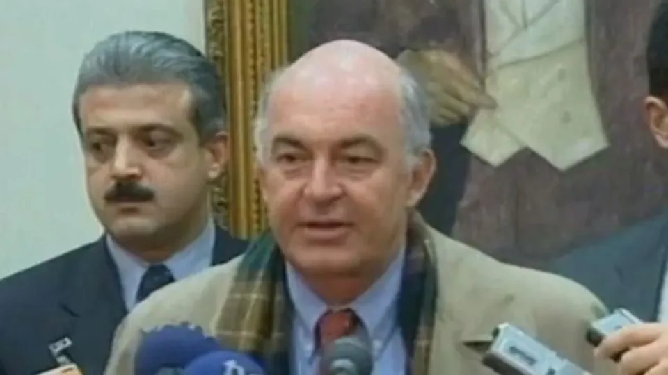2001 ekonomik krizi nasıl patlak verdi? Türkiye’nin yönetilemediği yıllar...