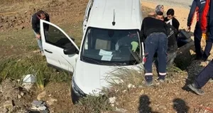 Kontrolden çıkan araç su kanalına düştü!