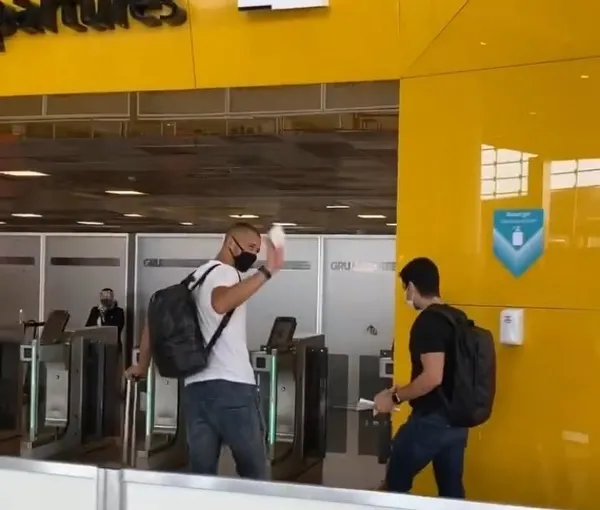 Trabzonspor’un yeni transferi Hugo yola çıktı