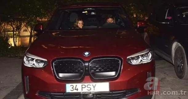 Pınar Altuğ da artık o kervanda! Lüks otomobili rengiyle tüm dikkatleri üzerine çekerken fiyatı da merak konusu oldu! İşte fiyatı… 2