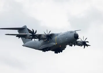 Kızıldeniz’de kriz: Çin Alman uçağını lazerle hedef aldı!