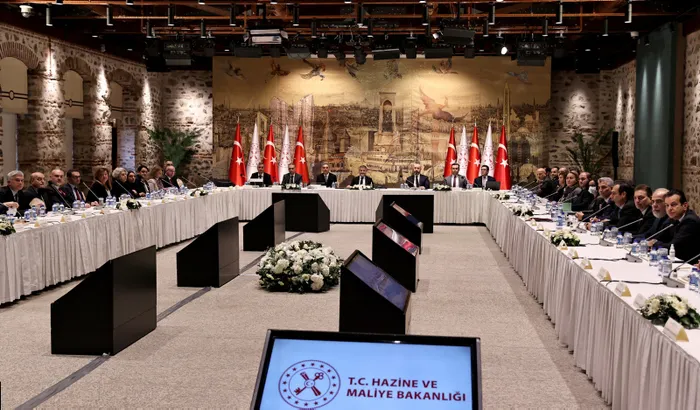 Son dakika: Hazine ve Maliye Bakanı Nureddin Nebati ekonomist ve akademisyenlerle bir araya geldi