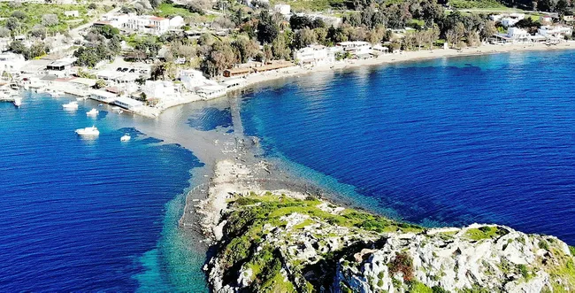 Bodrum’da sular çekildi tarihi kral yolu ortaya çıktı