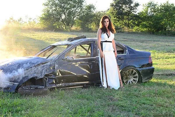 Ebru Yasar Klip Icin Bmw Ile Kaza Yapti