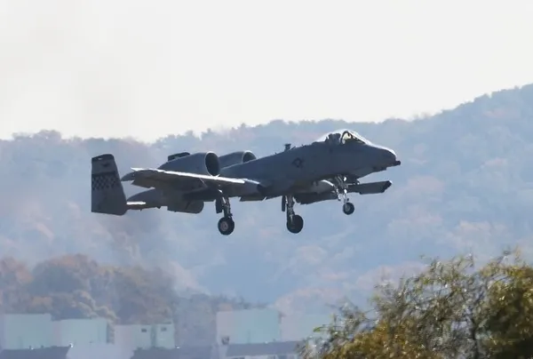 fuze-yagmuru-ardindan-savas-jetleri-havalandi-kuzey-kore-korkunc-bir-hata-demisti-1667564887559.jpg Füze yağmuru ardından savaş jetleri havalandı! Kuzey Kore "korkunç bir hata" demişti - 3