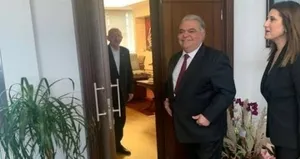 16’lı masa çalışması! Vekil kaybı loading...