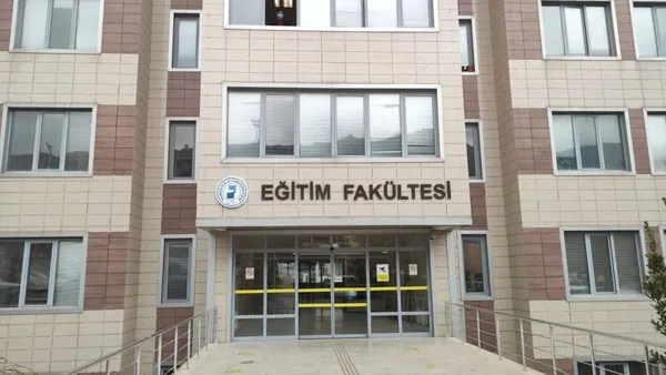 denizlide-universite-ogrencisi-arkadaslarinin-gozu-onunde-intihar-etti-1638970928954.jpg Denizli’de üniversite öğrencisi arkadaşlarının gözü önünde intihar etti - 2