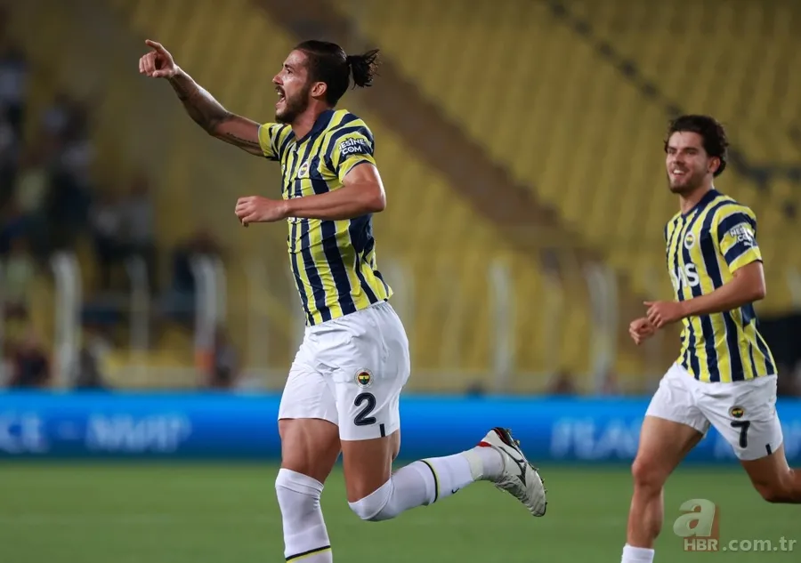 Dinamo Kiev maçında Fenerbahçe taraftarından anlamlı koreografi 18