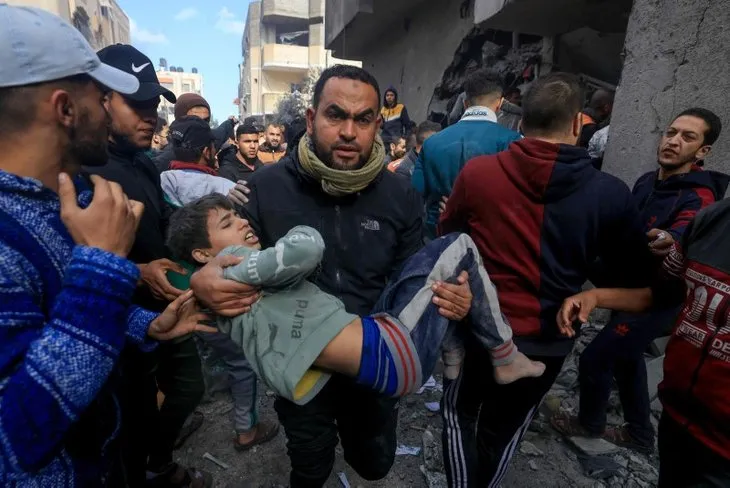 Katil İsrail’in Gazze’de katlettiği bebeklerin sesi oldular! İspanya’da duygulandıran deney