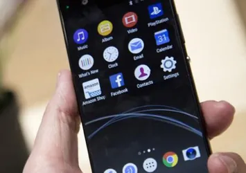 Siyasilerin telefon numaralarını yayınlandılar