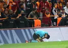 Derbide hakem bir anda yere yığıldı!
