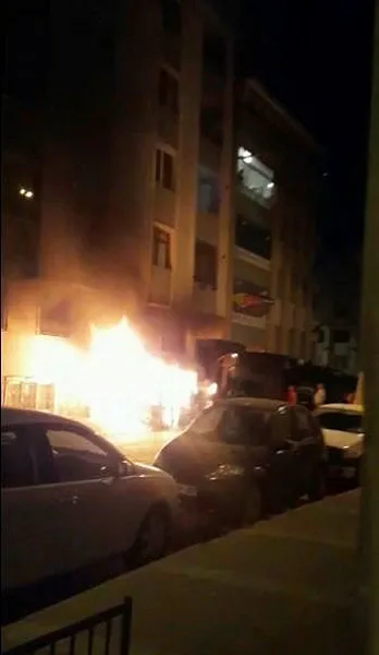 Son dakika: Samsun'da kundaklanan minibüs alev alev yandı - 6