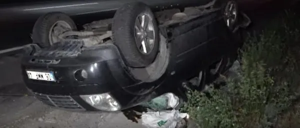 İstanbul yolunda feci kaza! Otomobille TIR'a arkadan çarptılar! 3 kişi olay  yerinde hayatını kaybetti