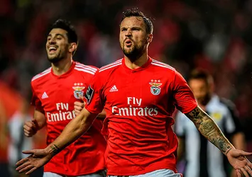Benfica'dan 10 gollü galibiyet